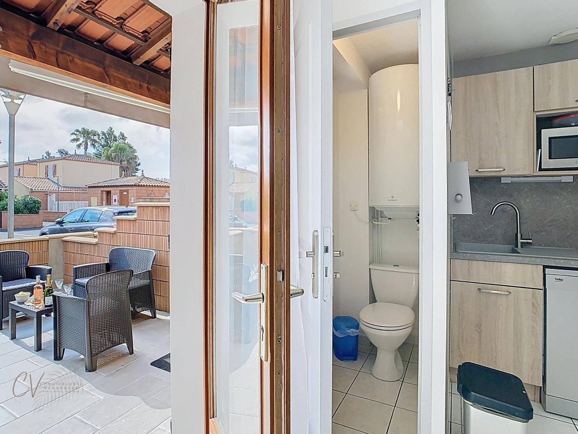 Petit Coin De Paradis Dans Residence Avec Piscine Vias Exterior foto